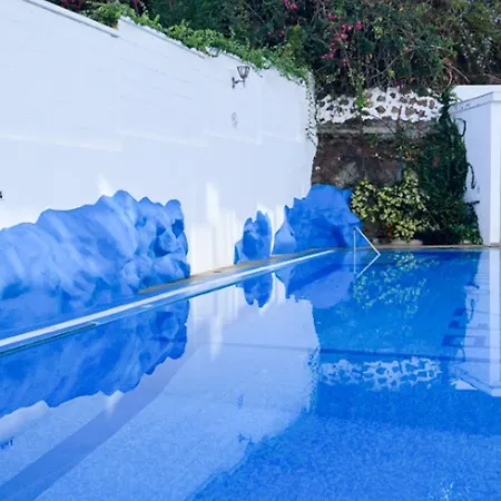 Pez Azul Aparthotel 3*